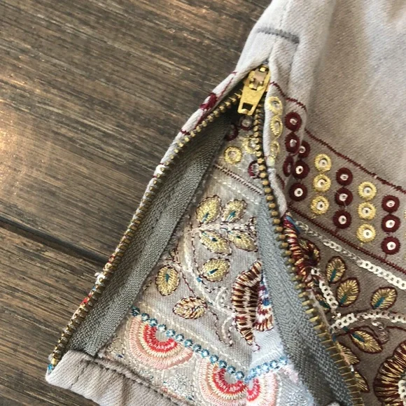 Desigual embroidered jeans with embellished ankles - Picture 3 of 9